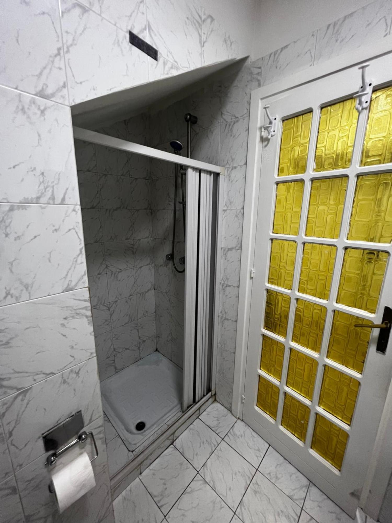1 Room Apartment Near By Central Train Station Palermo Luaran gambar